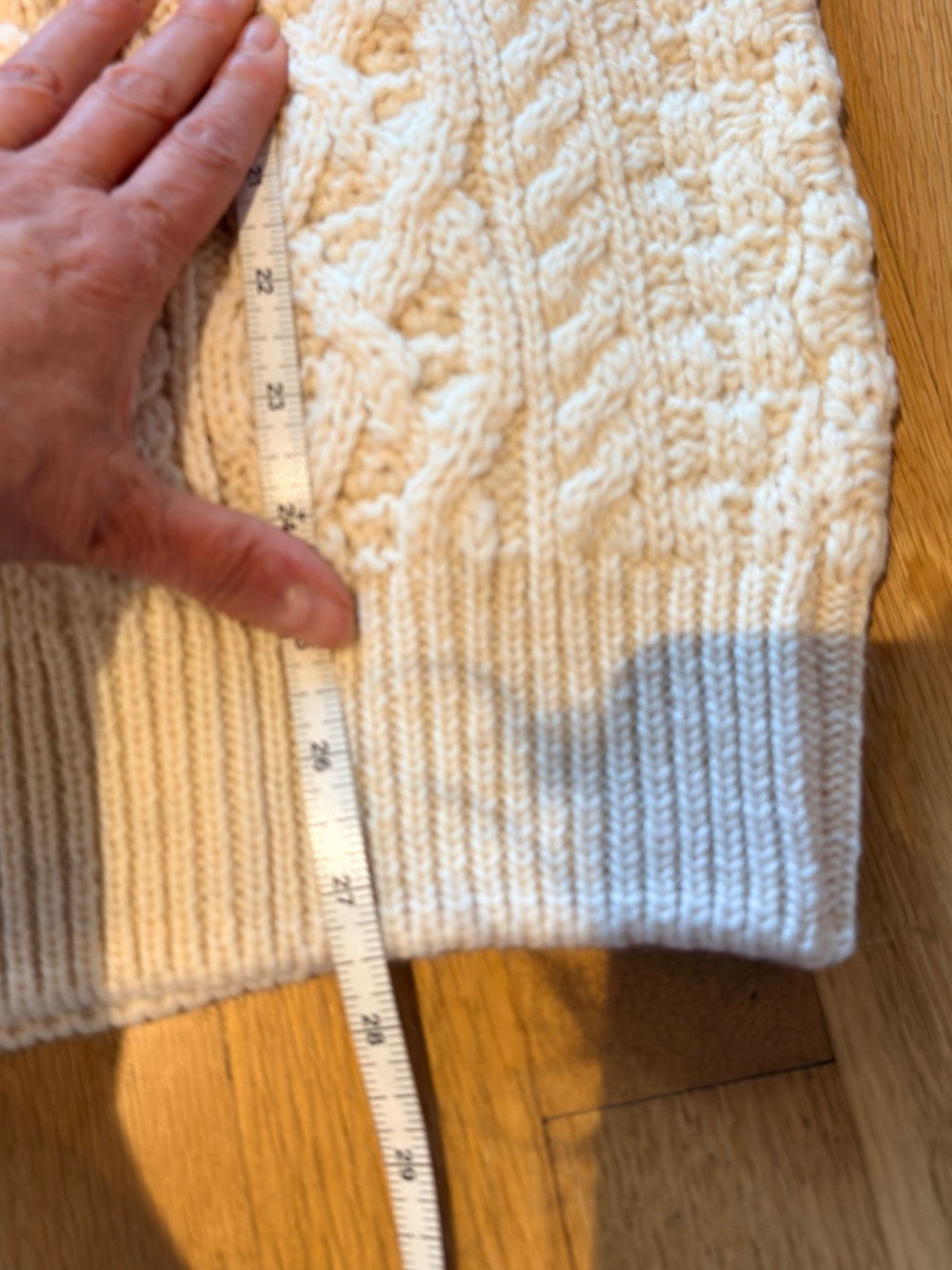 Wool sweater - Picture 9 of 11